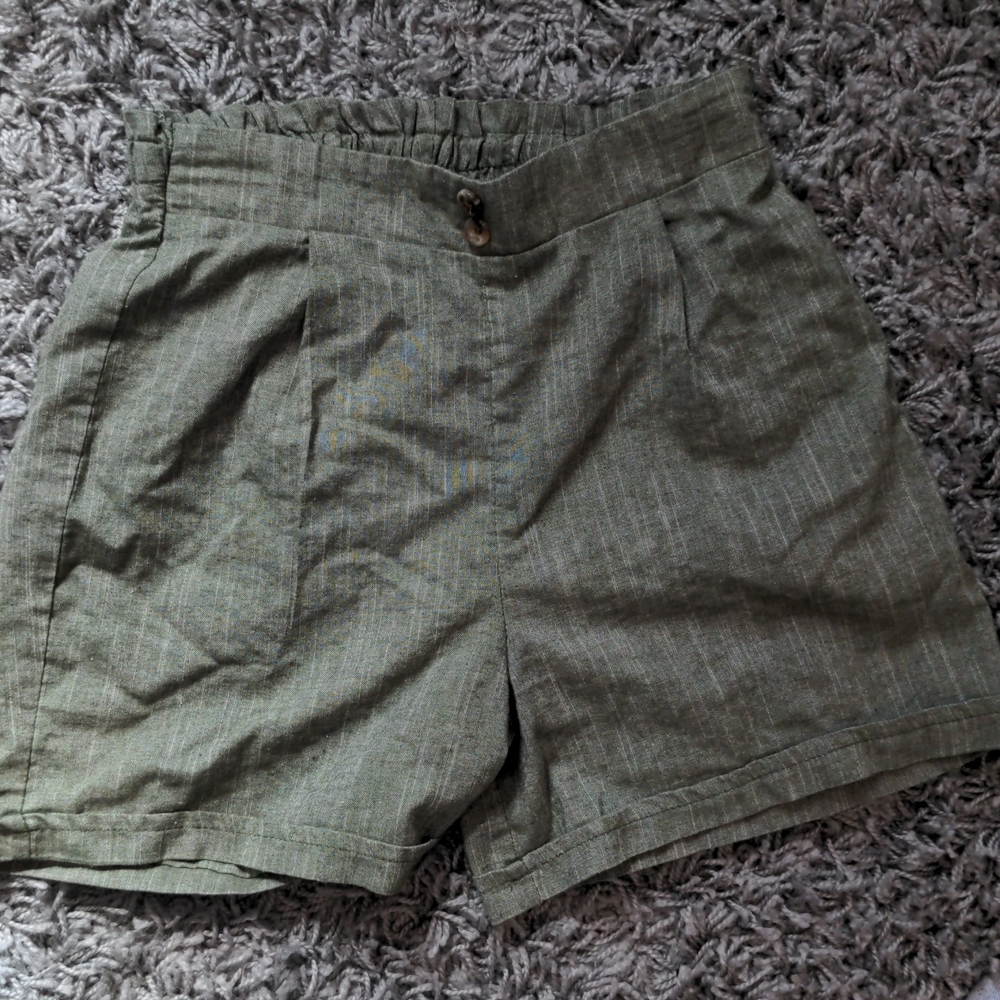 High waisted green shorts